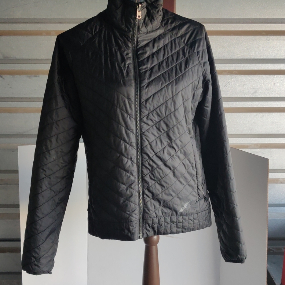Patagonia quilted coat women's size m black